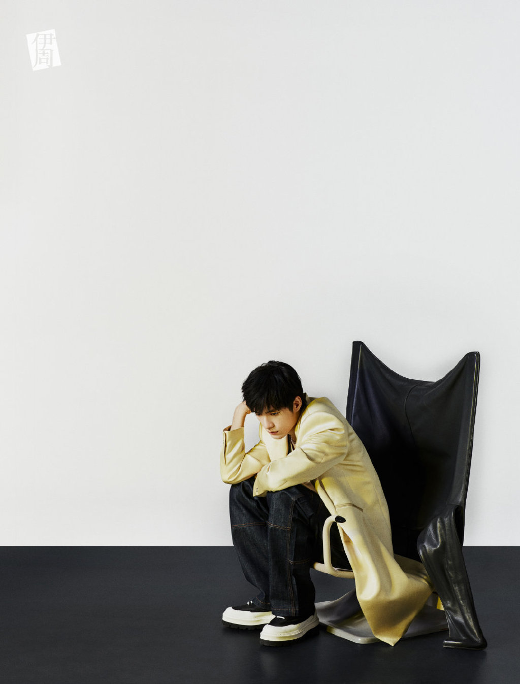 张颜齐风衣眼镜杀写真图片1618