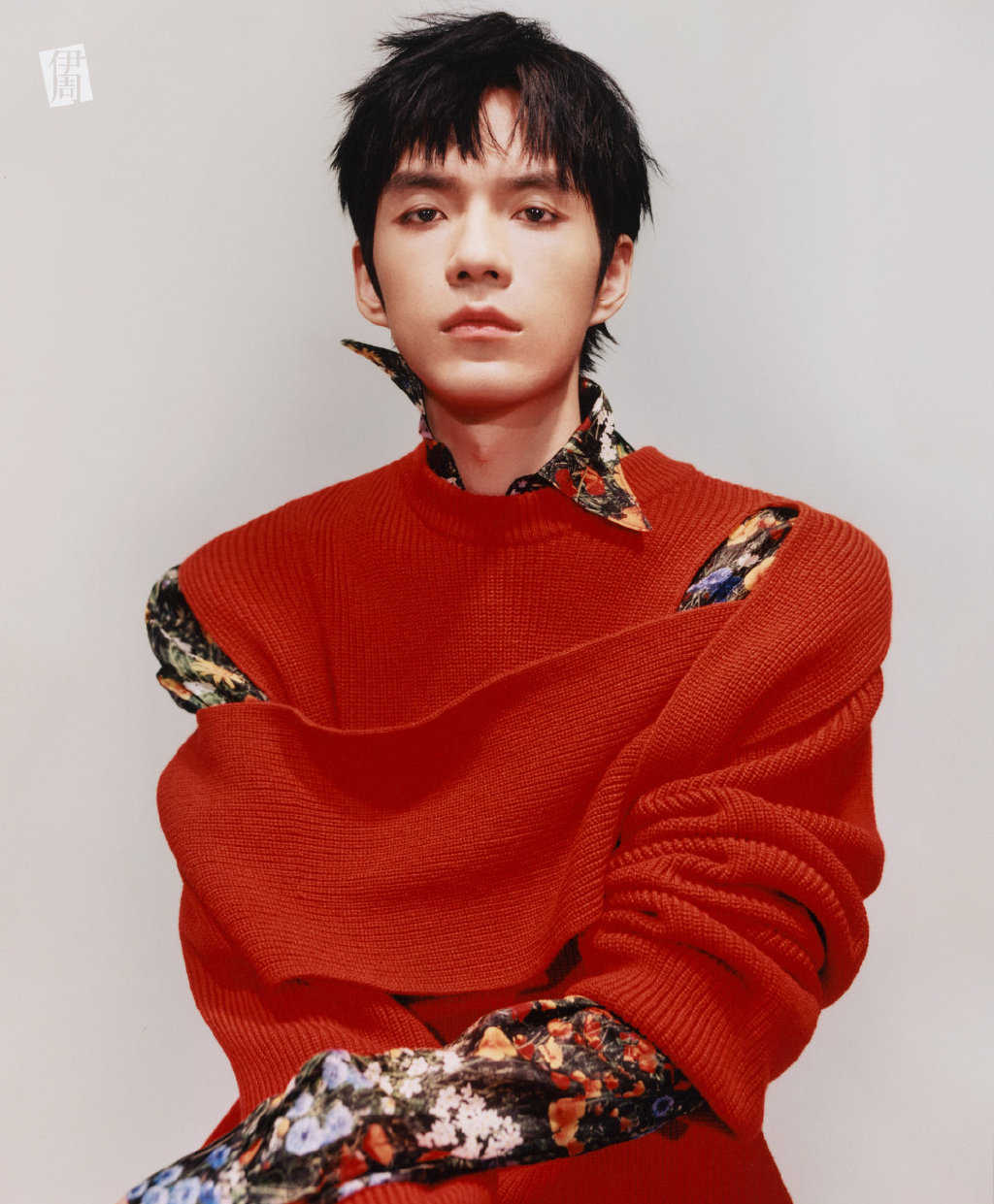 张颜齐风衣眼镜杀写真图片1818