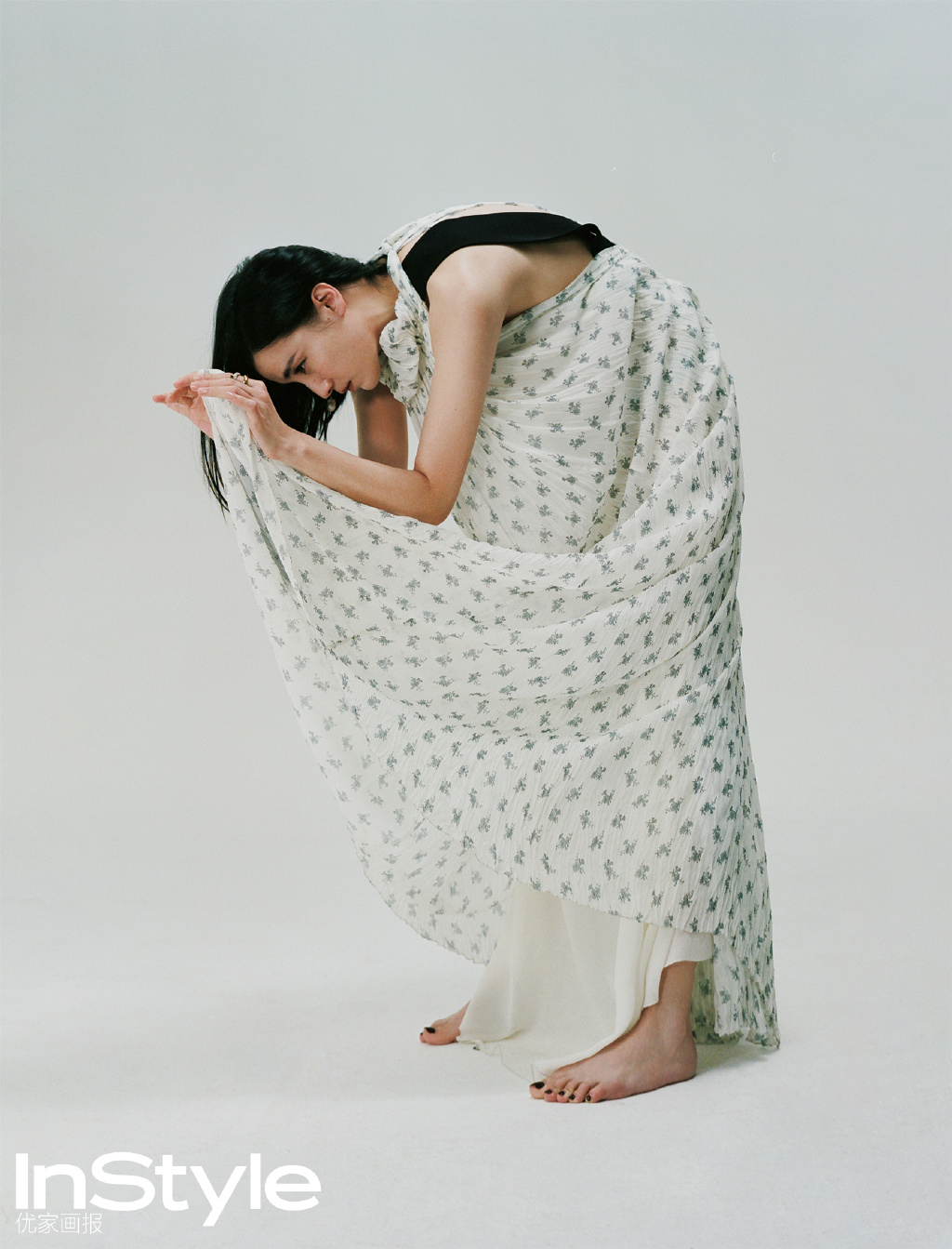 > 宋佳清冷文艺风写真大片(9/9)