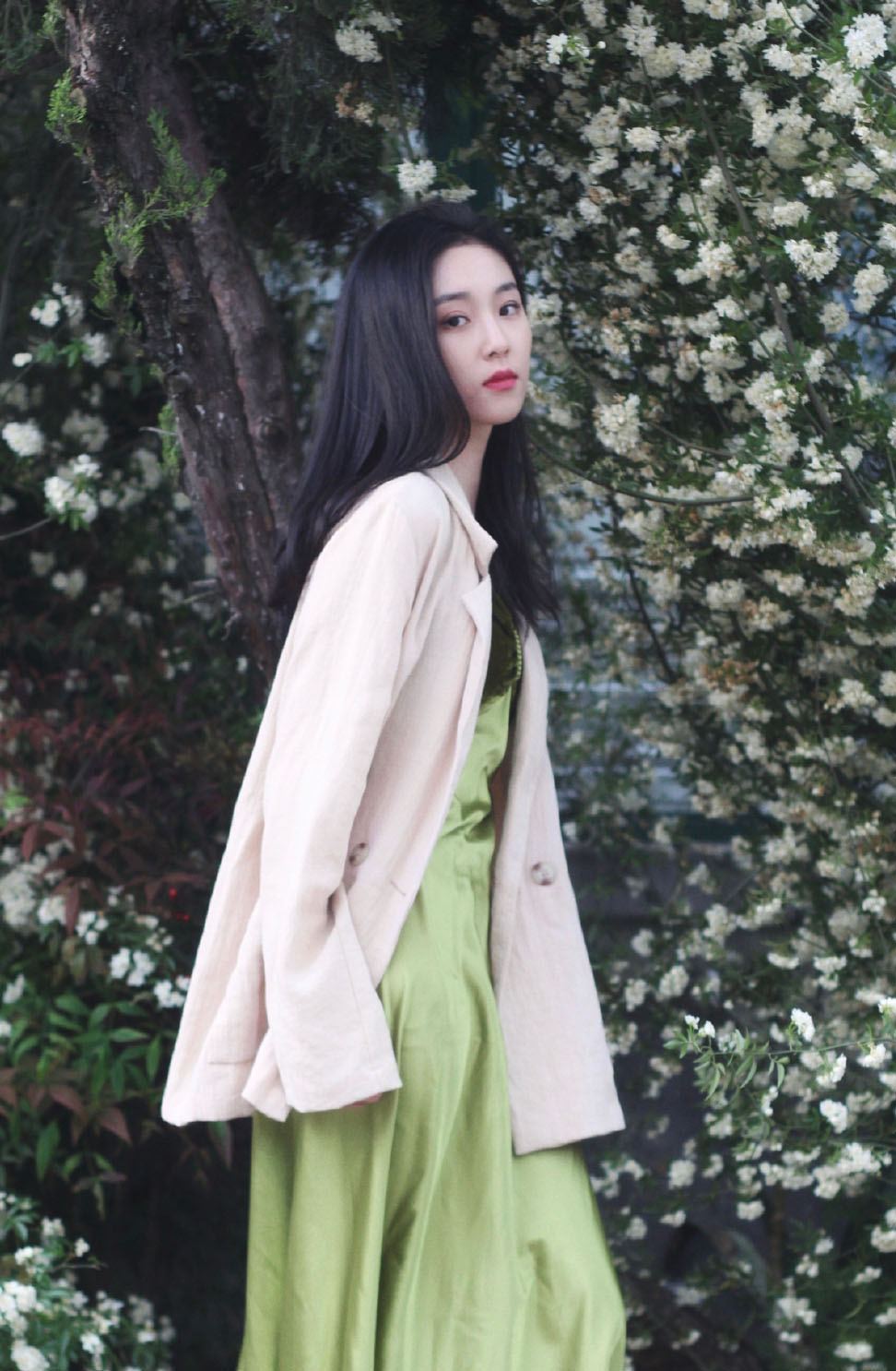 葛施敏墨绿色吊带裙性感写真图片79