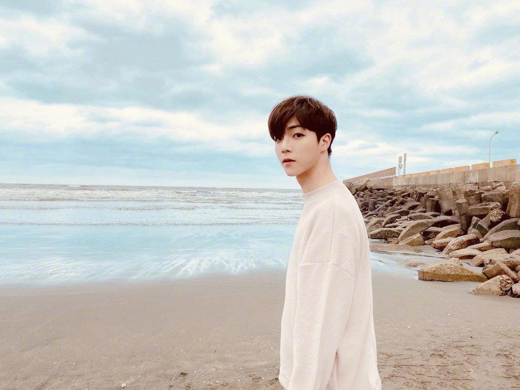 陈立农治愈系海边写真图片55