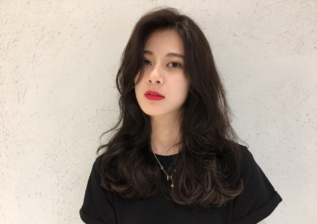 赵昭仪卷发清爽甜酷写真图片45