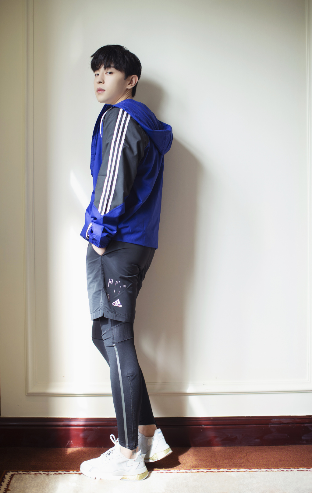 邓伦蓝色帽衫清爽写真图片66