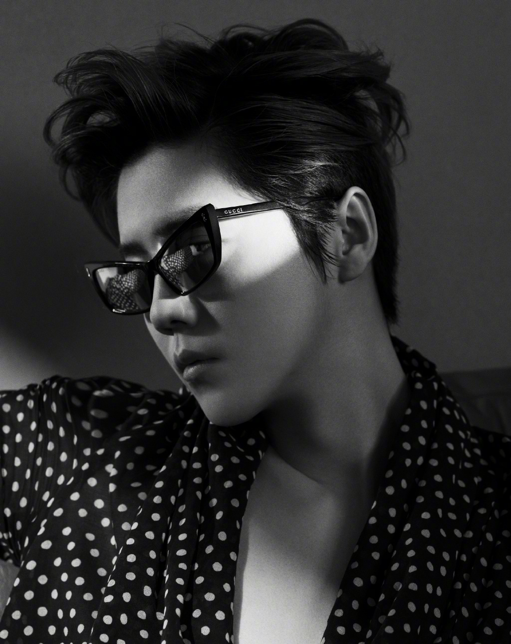 鹿晗黑白复古大片写真图片914