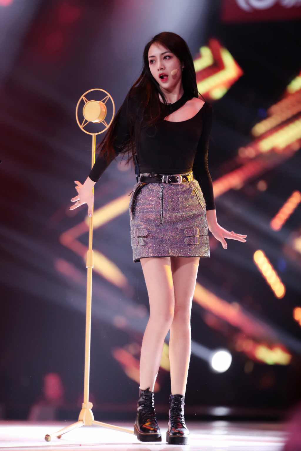 谢可寅舞台照图片610