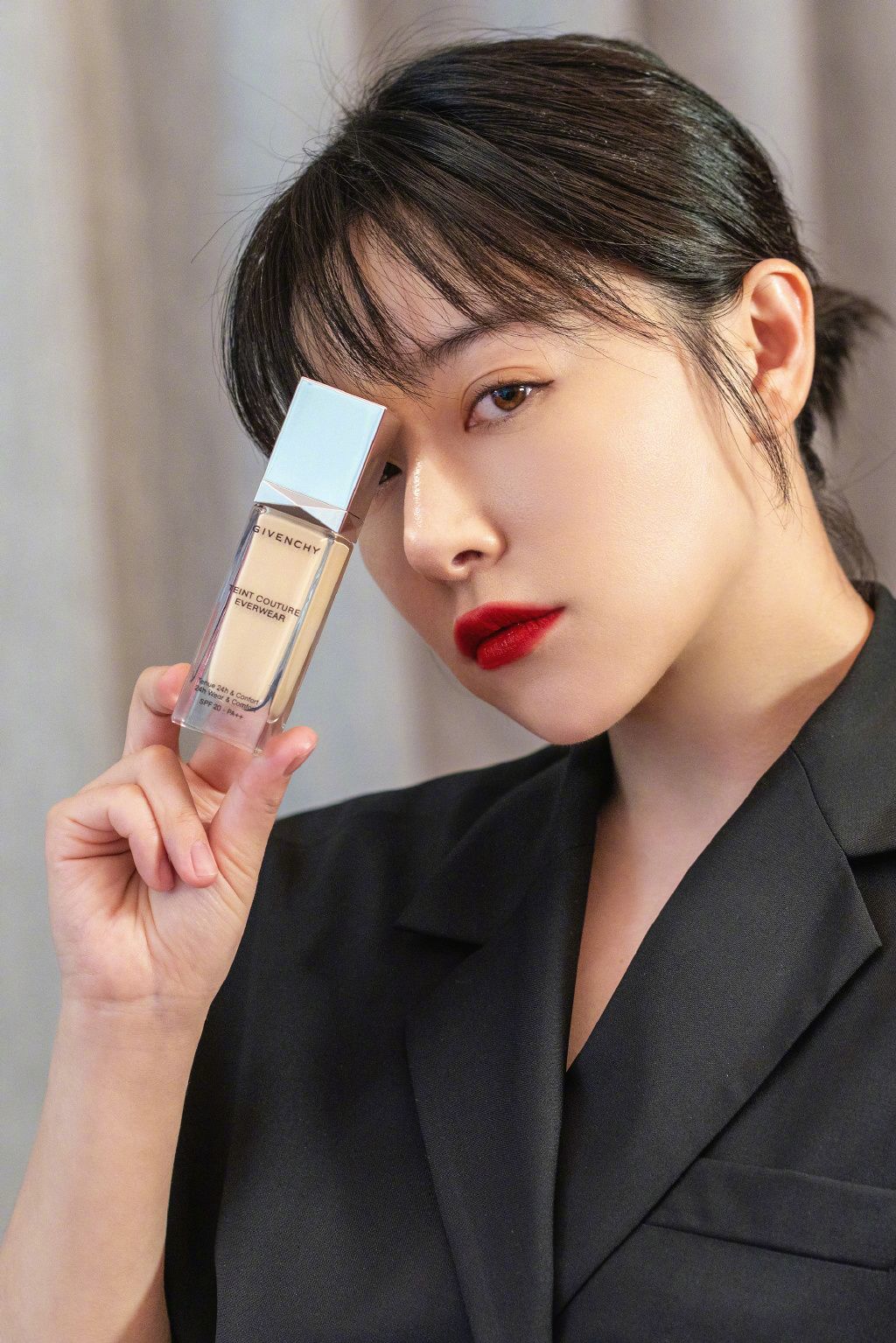 阚清子酷美干练写真图片22