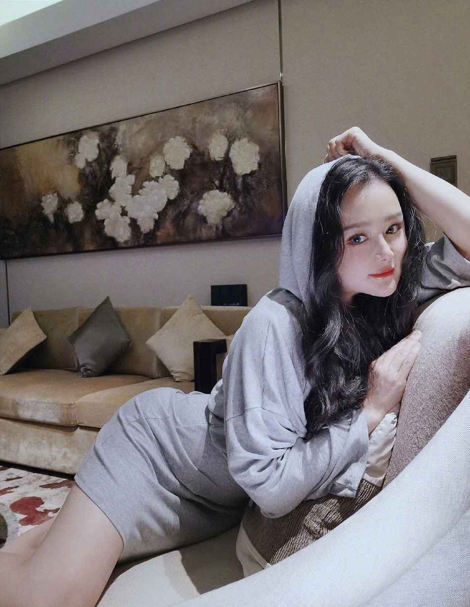 冉莹颖修身短裙性感图片36