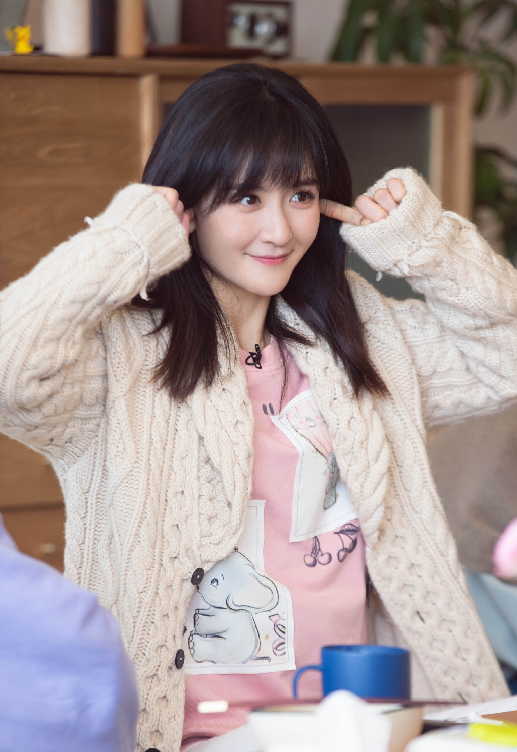 简介:谢娜《朋友请听好》高清剧照图片,分享一组谢娜图片给大家,图中