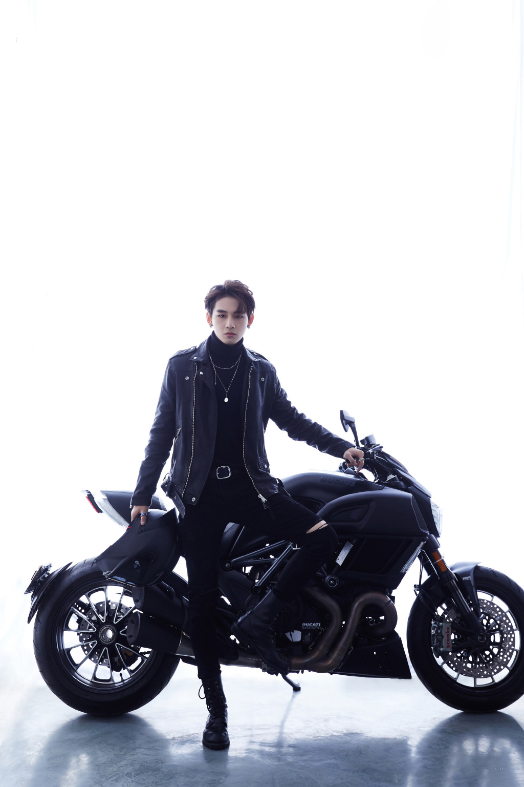 姚琛帅气机车大片写真图片37