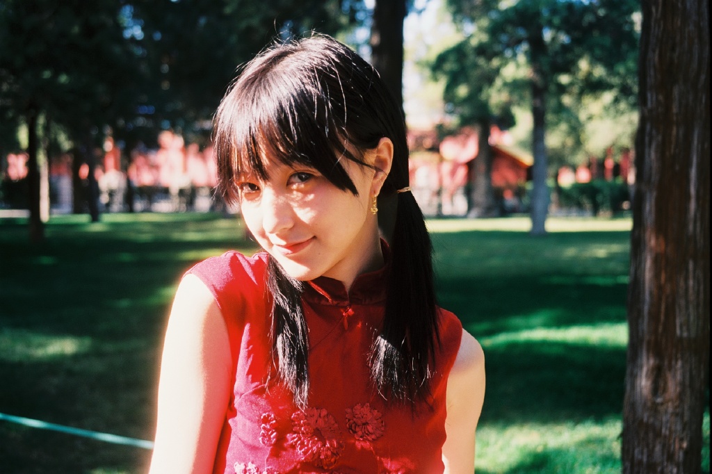 王悦伊复古胶片风写真图片19