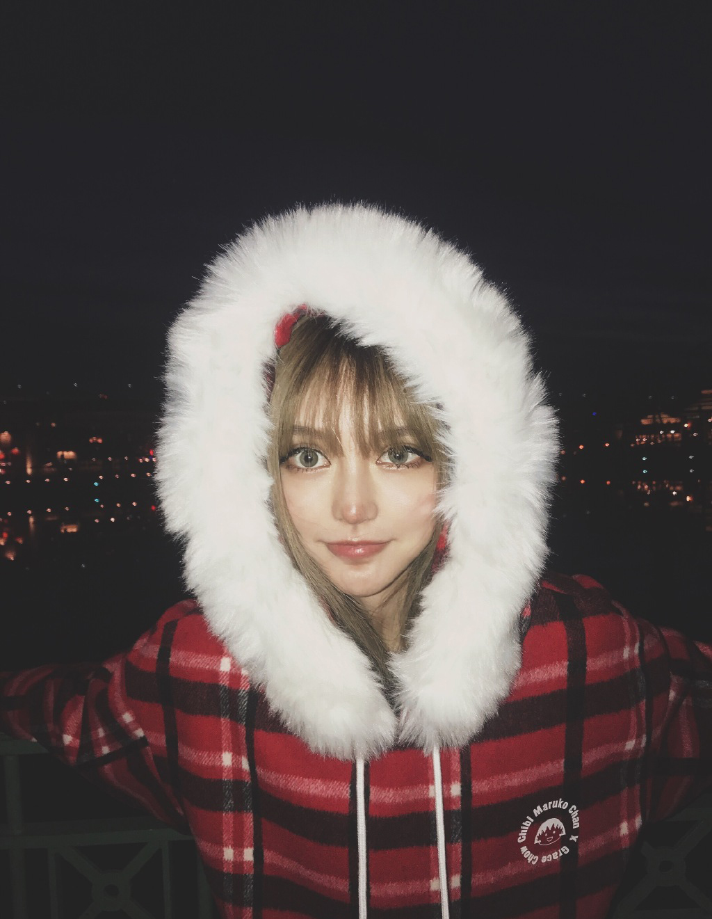 周扬青圣诞萌趣可爱写真图片,分享一组周扬青图片给大家,图中的明星