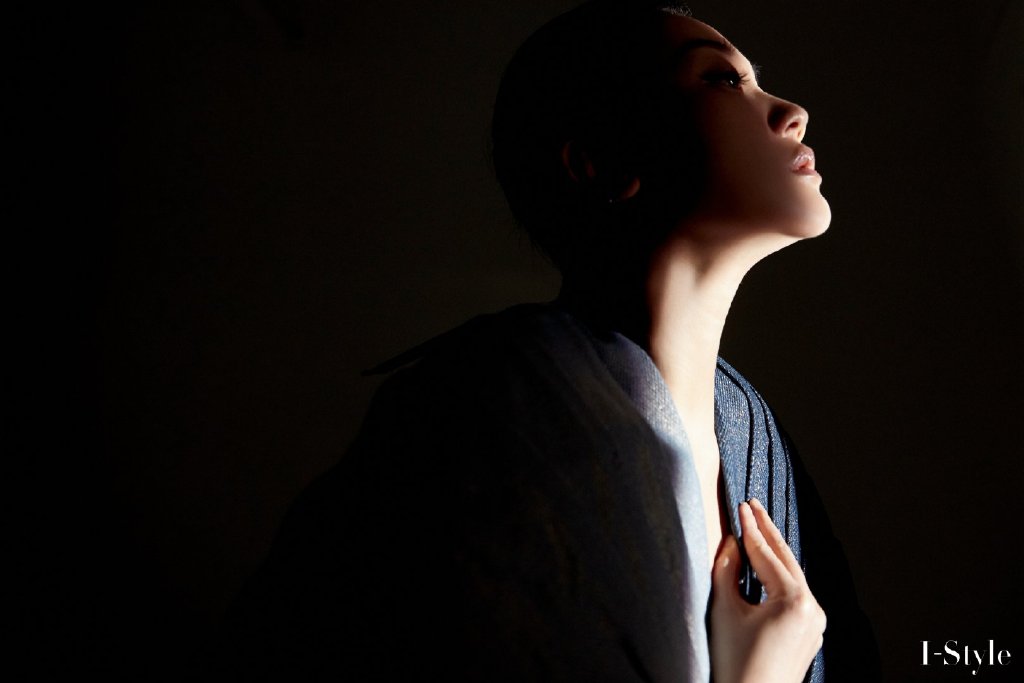 张瑶未来感魅力写真图片55