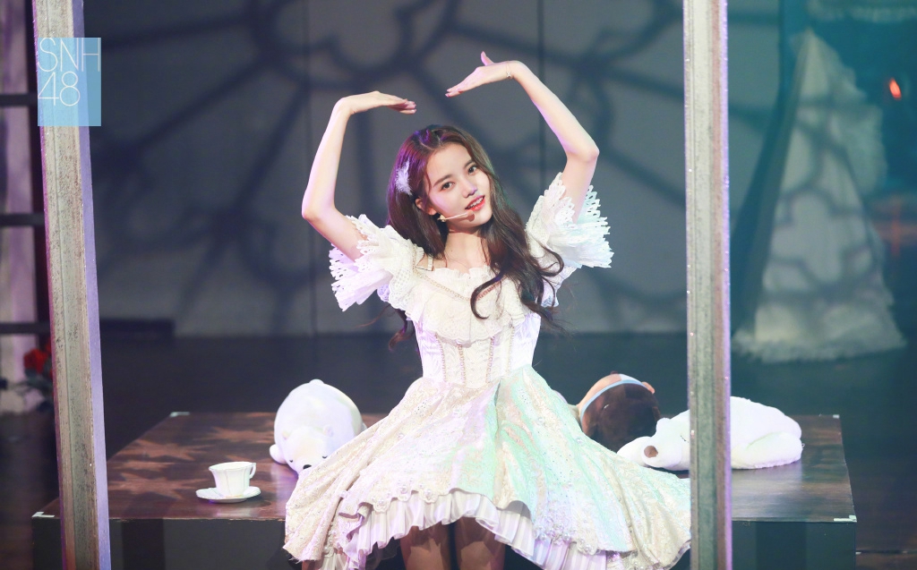 孙珍妮生日公演舞台照图片29