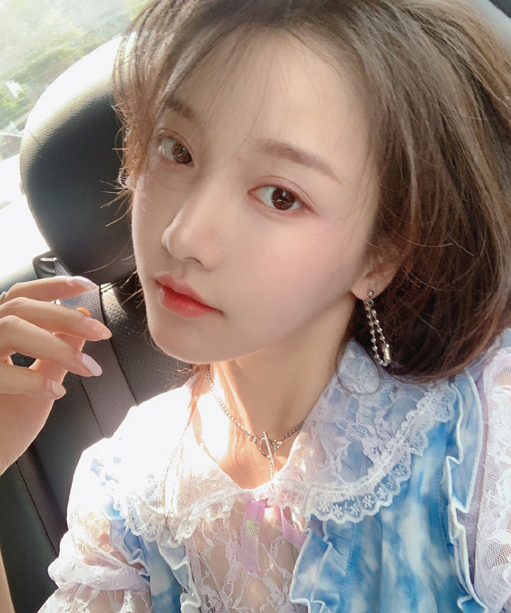 姜贞羽白皙肌肤性感自拍照图片37