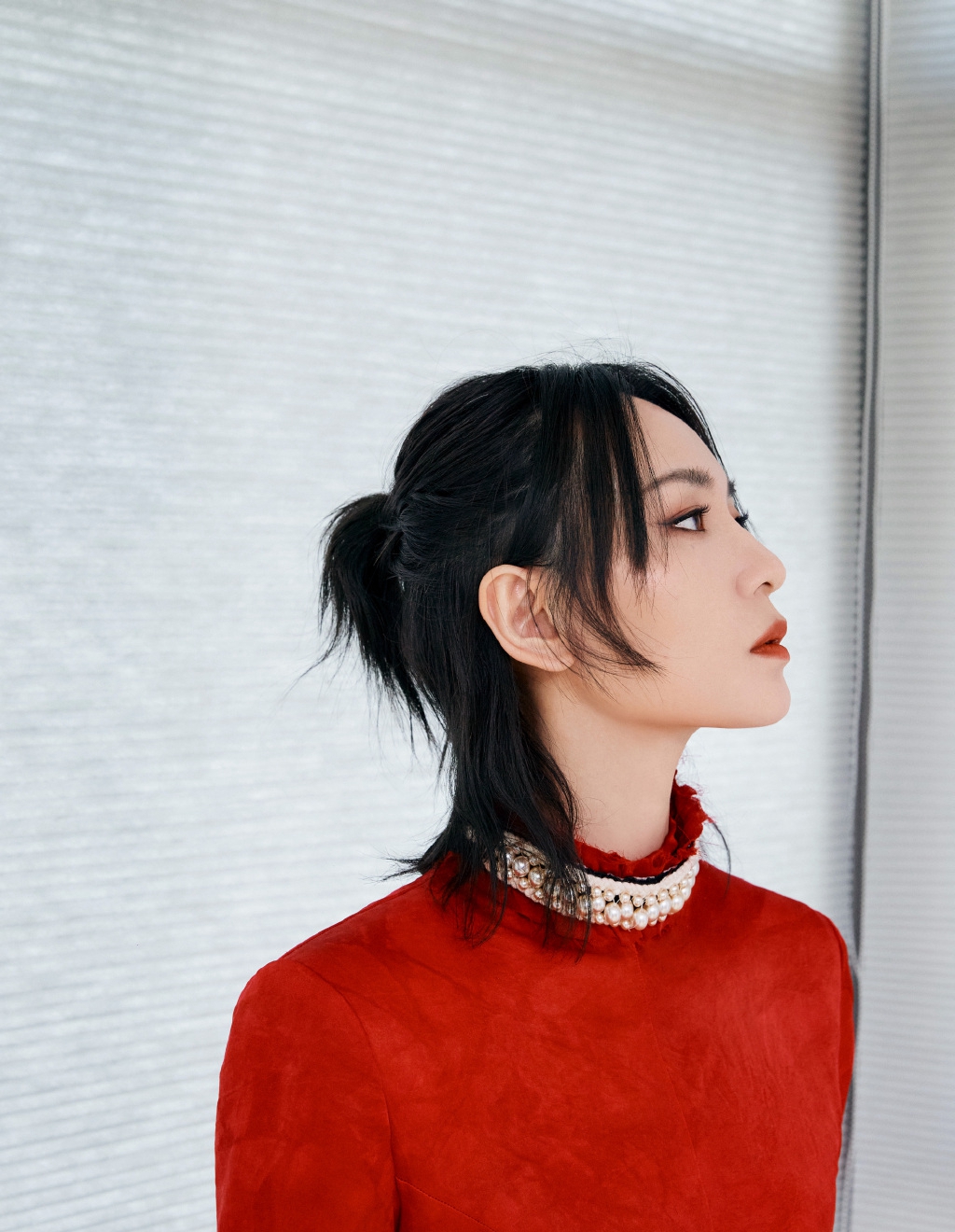 周笔畅红裙优雅靓丽写真图片17
