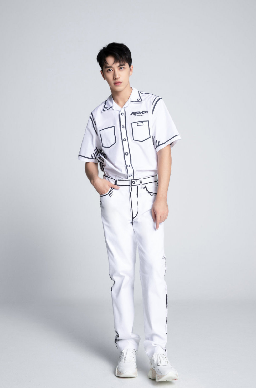 许魏洲简约帅气写真图片33