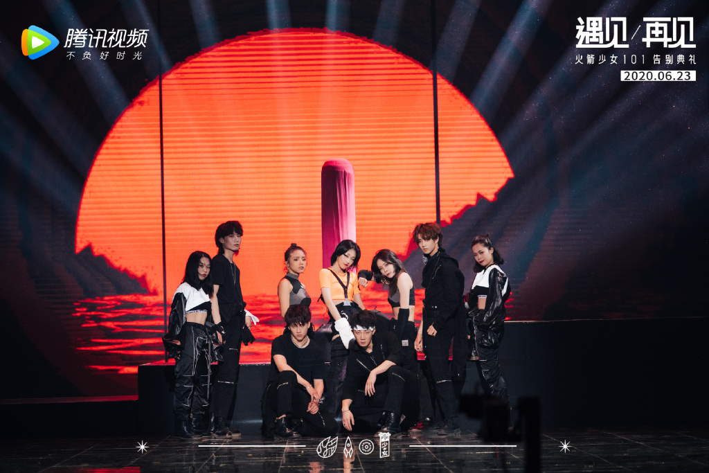 火箭少女101告别典礼性感舞台照图片518