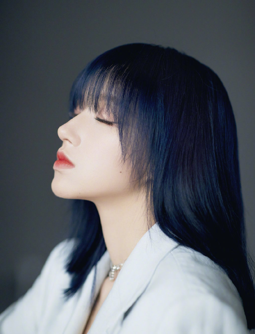 程潇时尚干练西装裙写真图片79