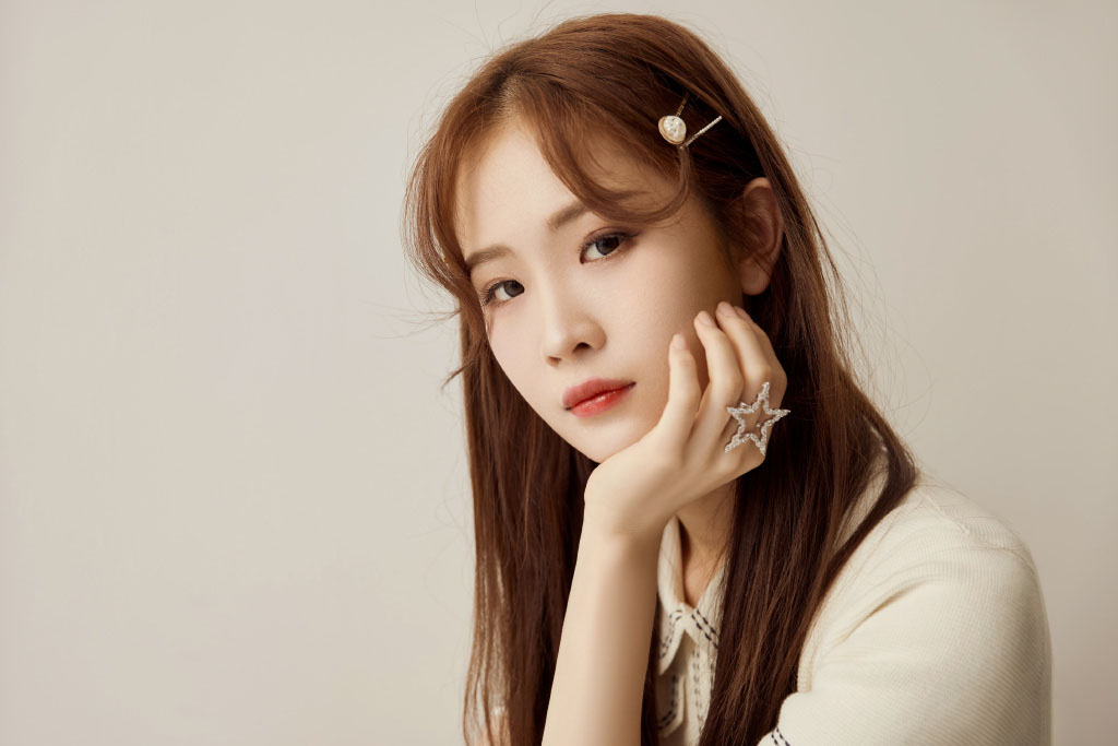 分享一组徐紫茵图片给大家,图中的明星图片壁纸会点缀你的电脑桌面