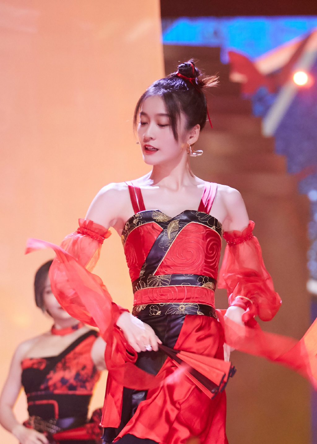 张雪迎侠女造型美艳舞台照图片24