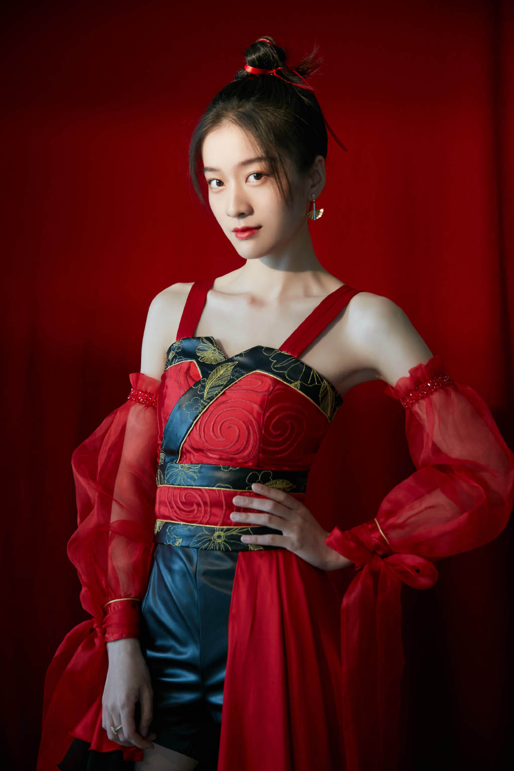 张雪迎美艳红衣古风写真图片79