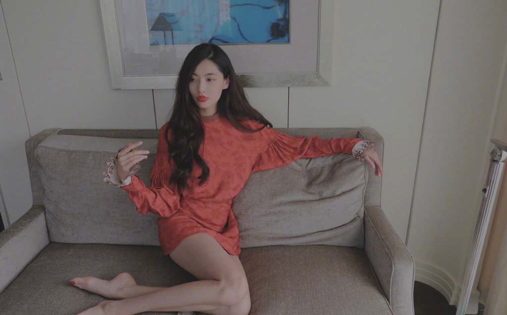 分享一组陈碧舸图片给大家,图中的明星图片壁纸会点缀你的电脑桌面