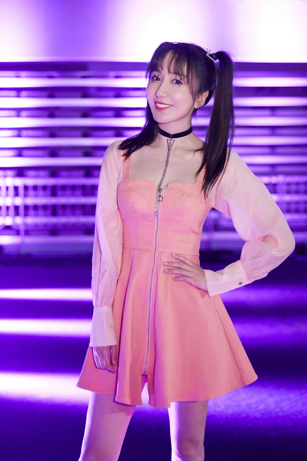 娄艺潇粉裙双马尾写真图片310