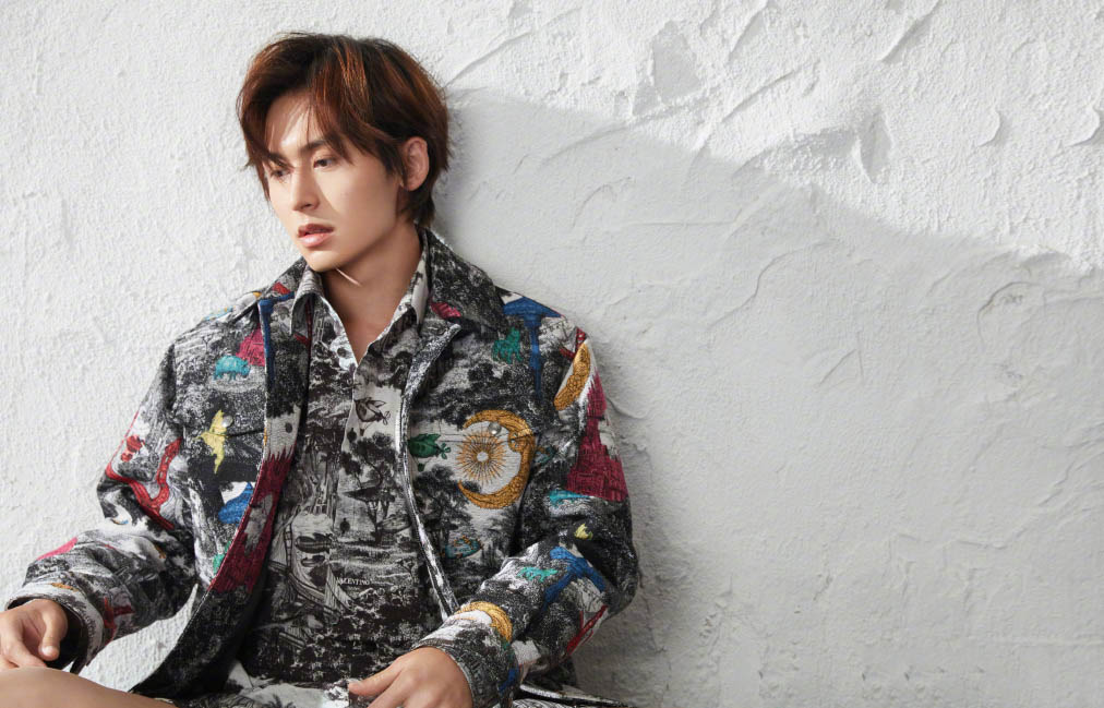 张哲瀚帅气儒雅写真图片57