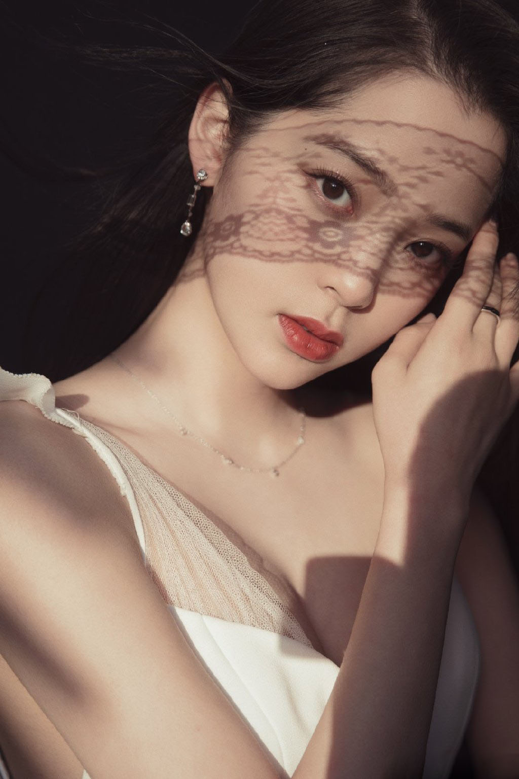 欧阳娜娜白裙优雅性感写真图片25