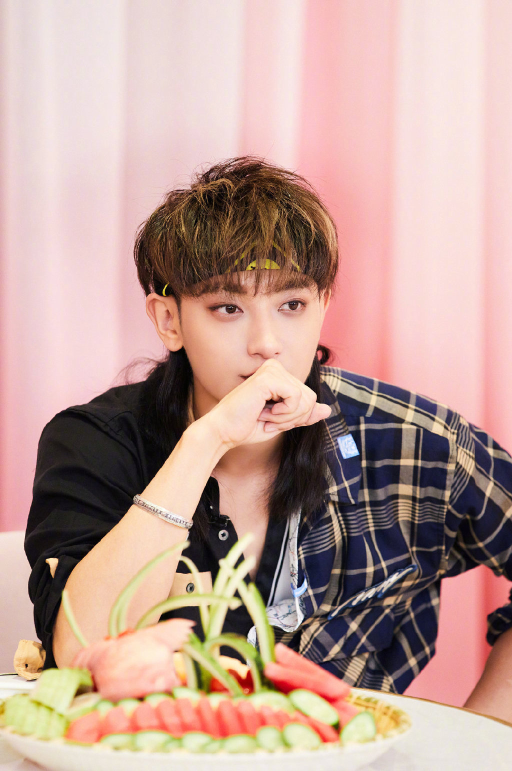 黄子韬日系狼尾长发写真图片35