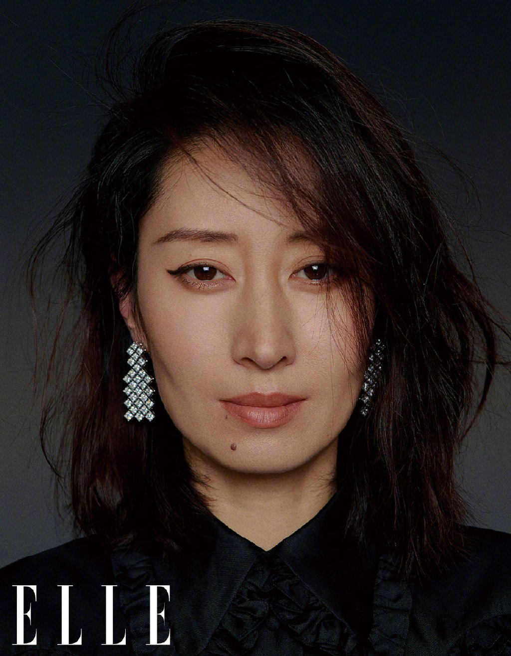 简介:刘敏涛时尚魅力写真大片,分享一组刘敏涛图片给大家,图中的明星