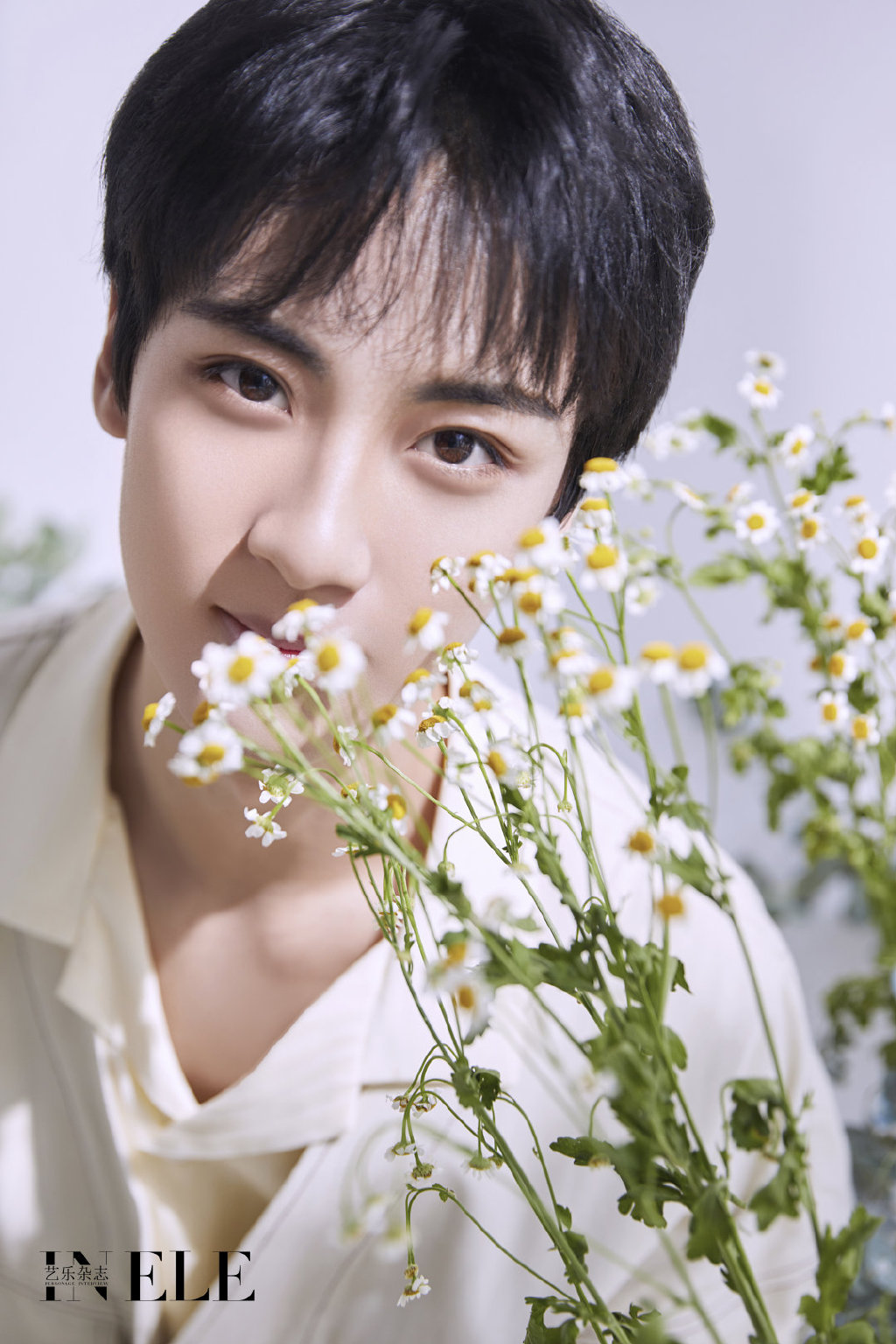 边程清爽帅气写真图片810