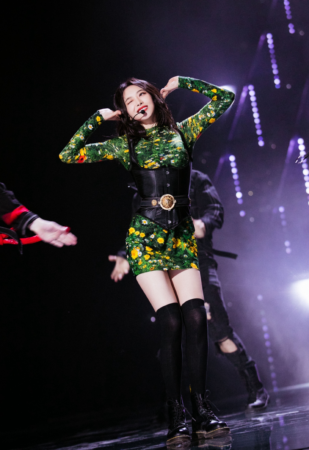 宋茜绿野仙踪造型靓丽舞台照图片115