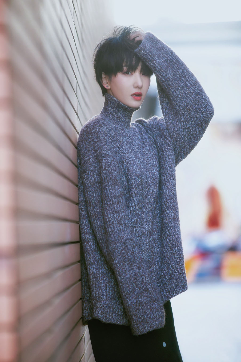 许芳铱短发养眼街拍写真图片79