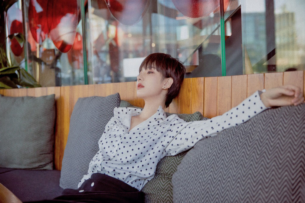 许芳铱波点裙短发写真图片39