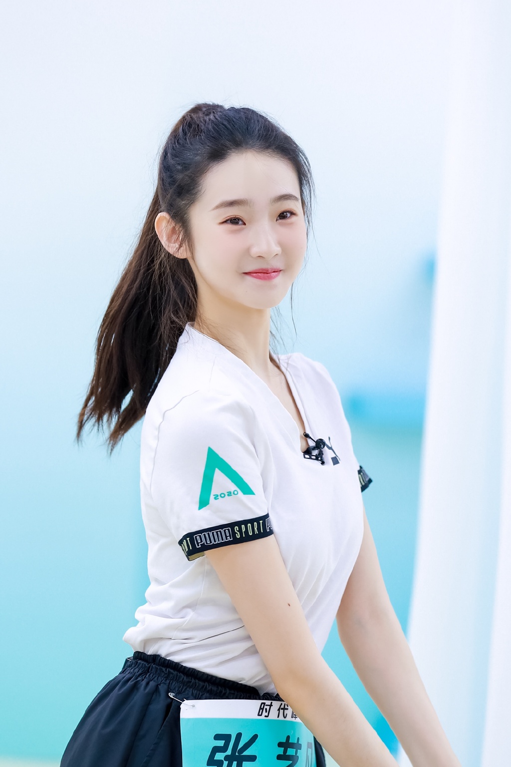 张艺凡轻甜训练直拍图片13