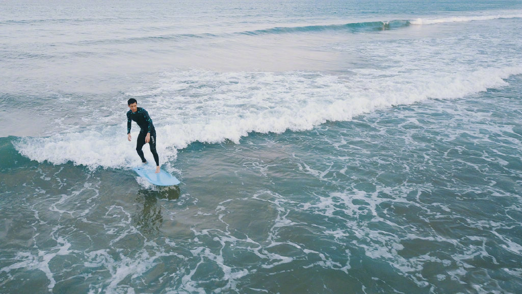 李现海边冲浪写真图片69