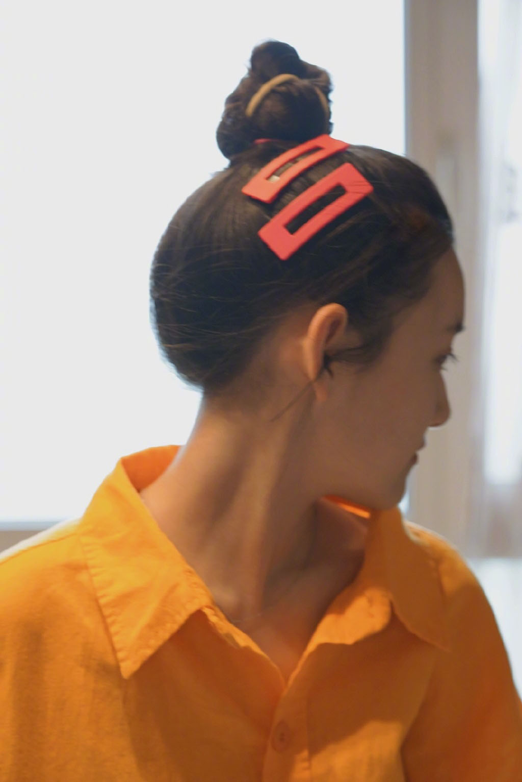 蒋依依丸子头俏皮生活照图片48