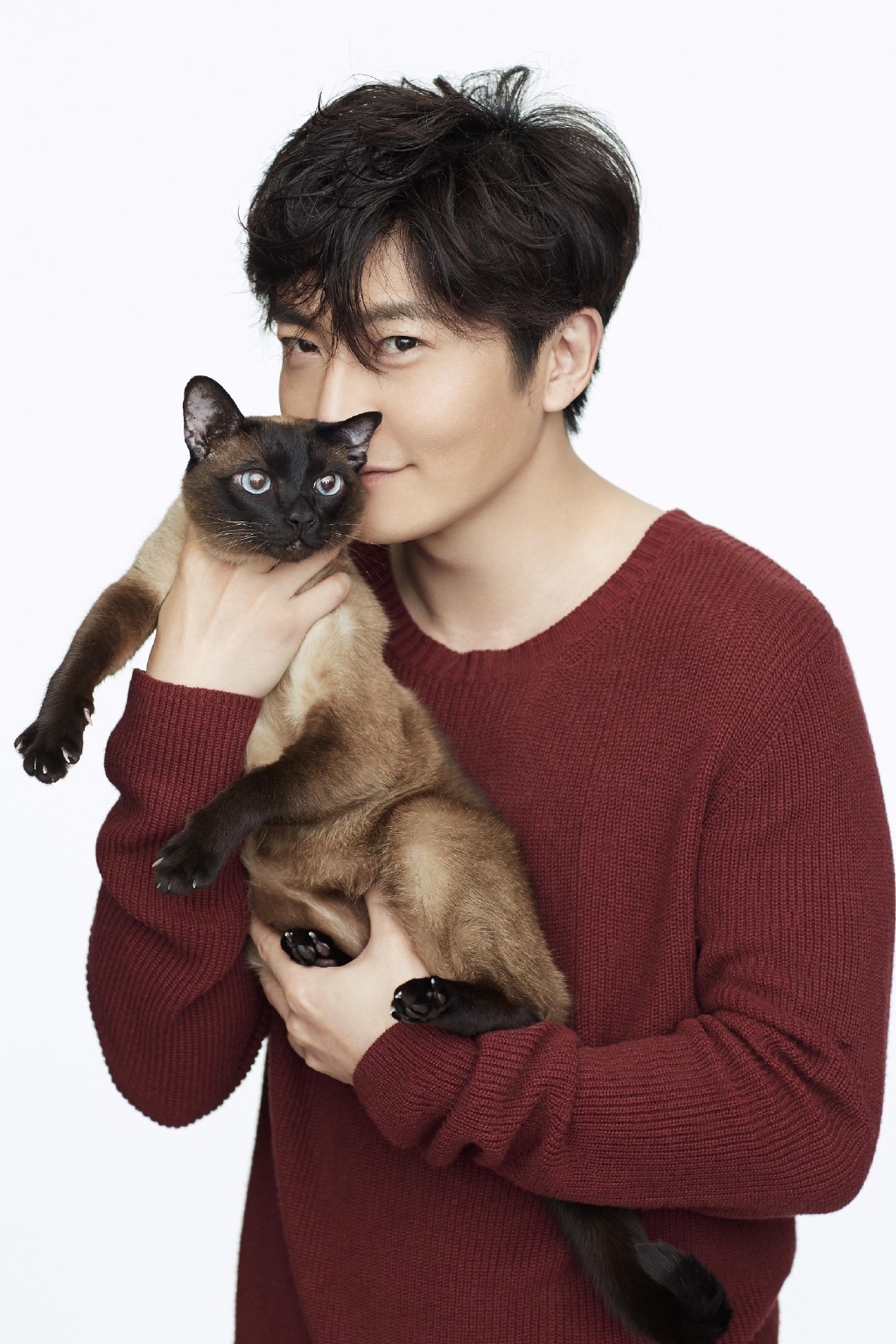 郭京飞红色毛衣帅气写真图片14