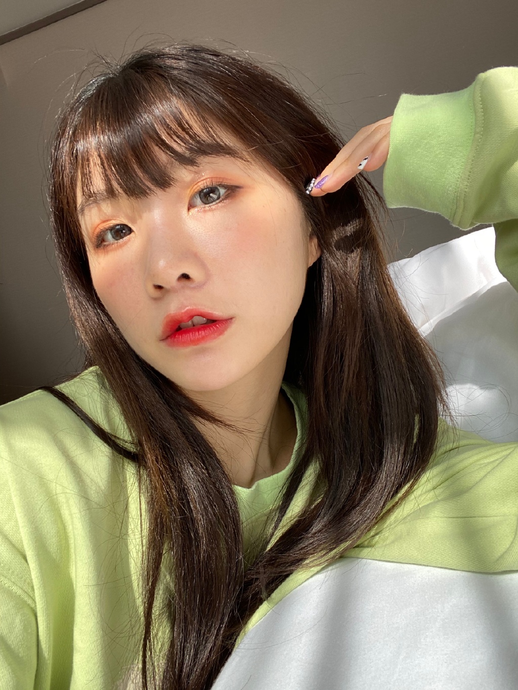 张馨文居家床上清新迷人照片35