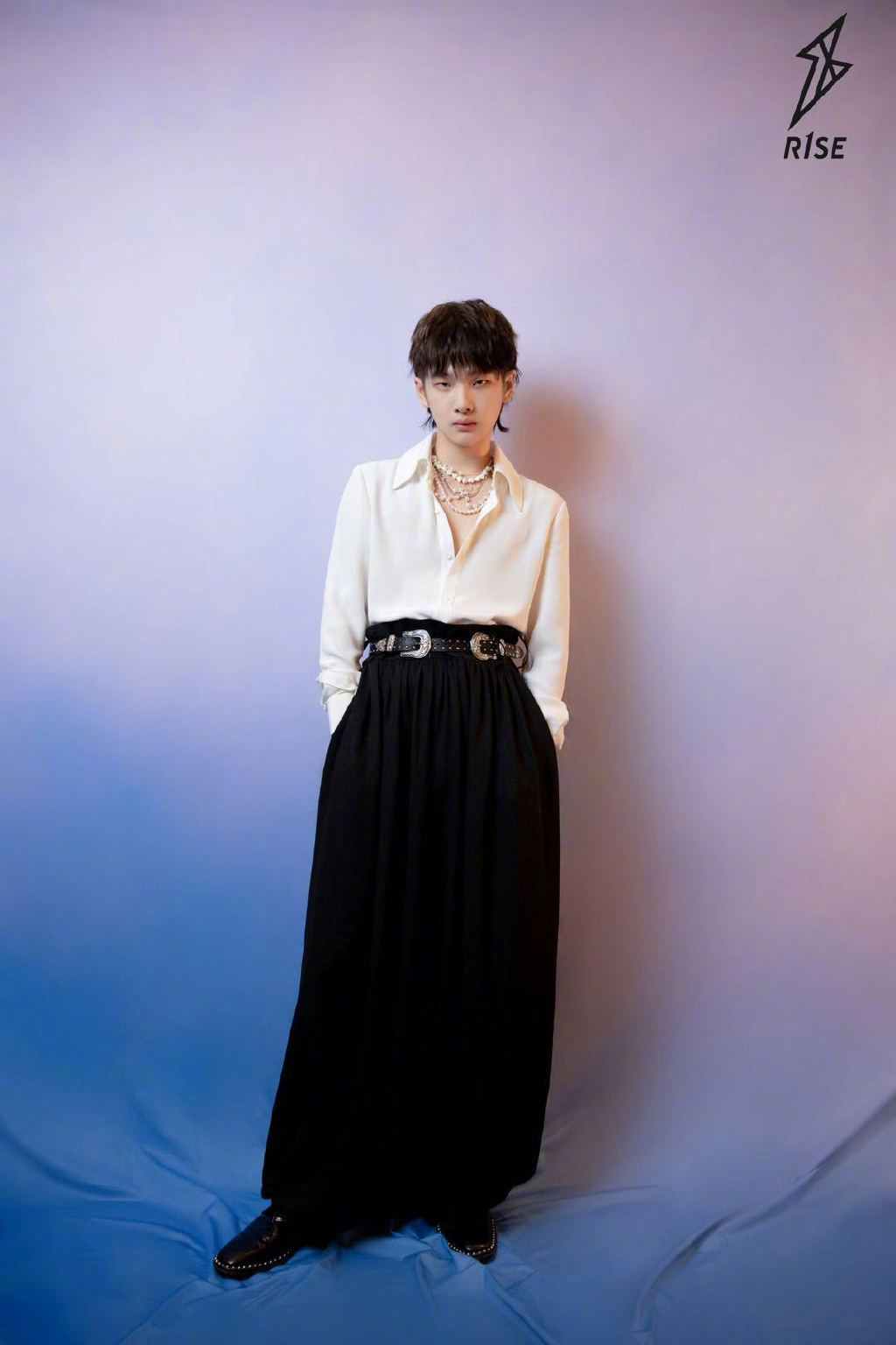 周震南白色衬衫魅力写真图片19