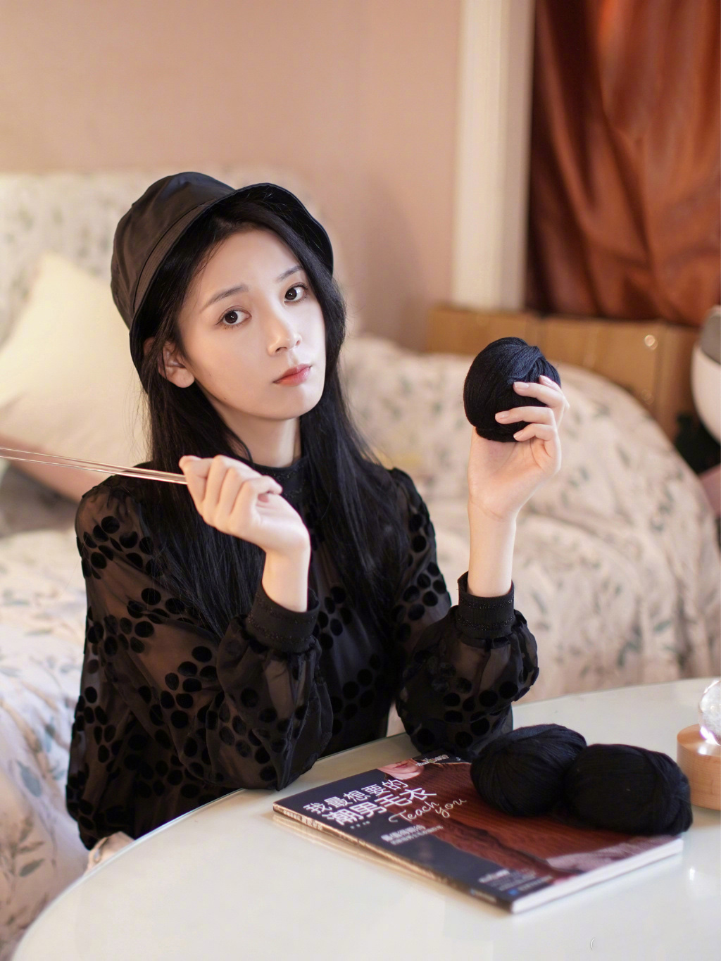 > 陈瑶渔夫帽俏丽写真图片(2/2)