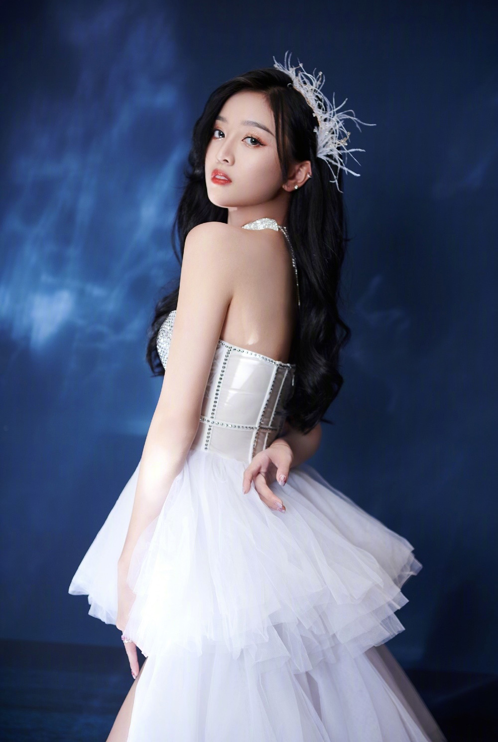 吴宣仪白色纱裙仙气写真图片15