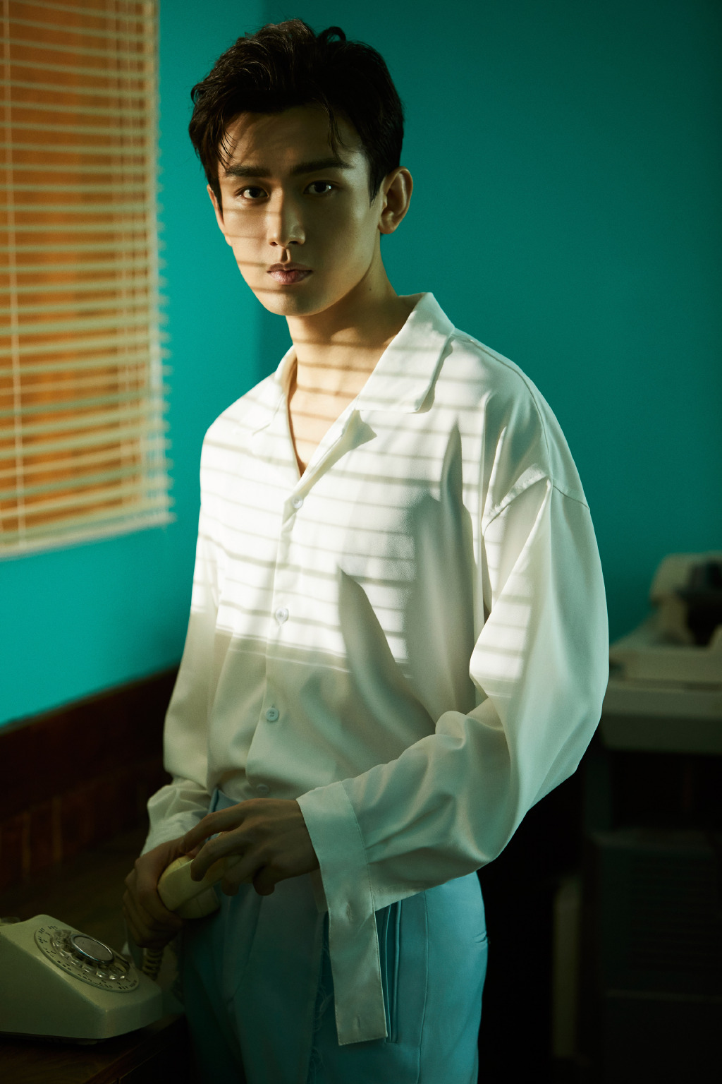 成毅复古画报帅气写真图片314