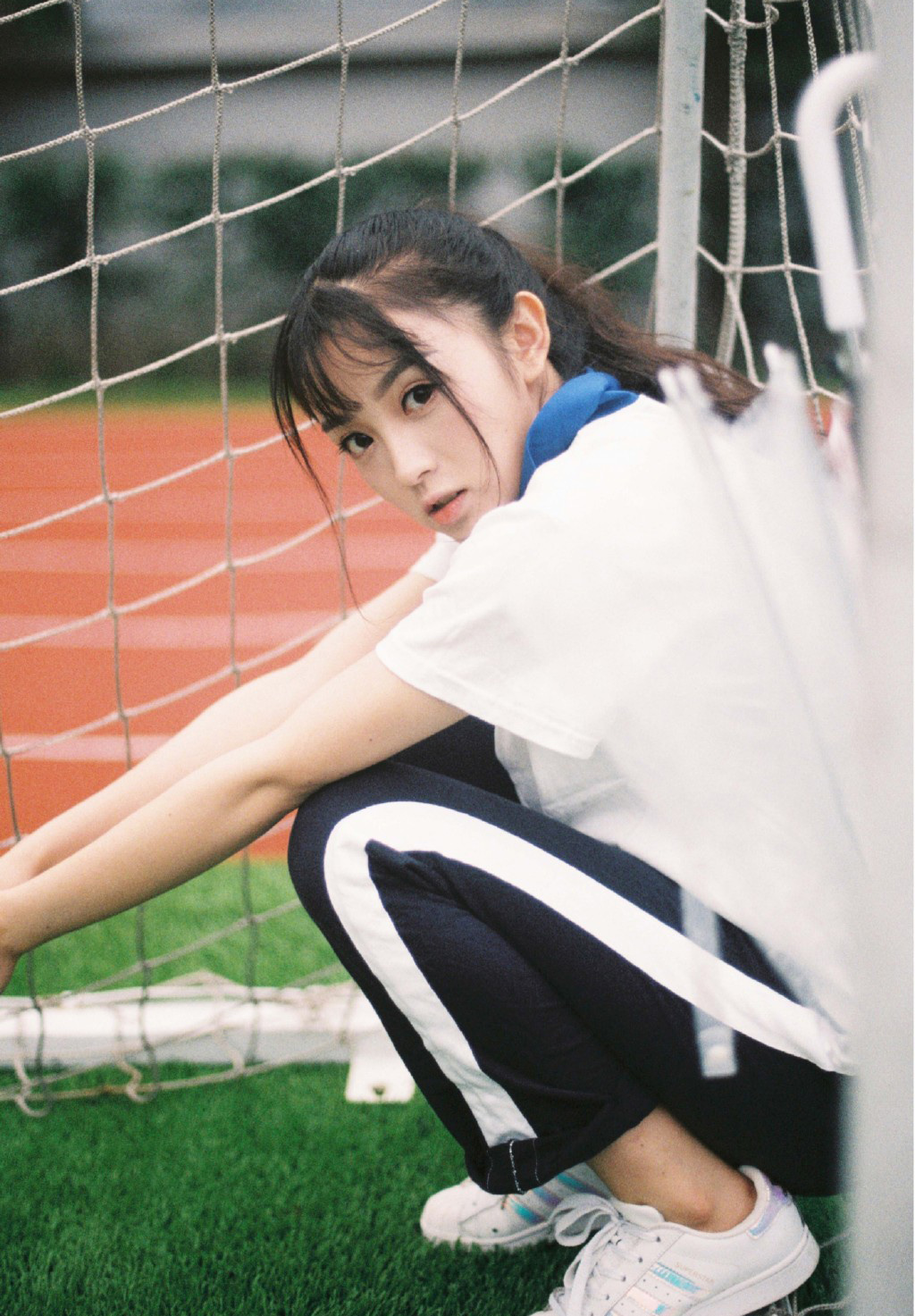 田曦薇校服甜美操场写真图片119