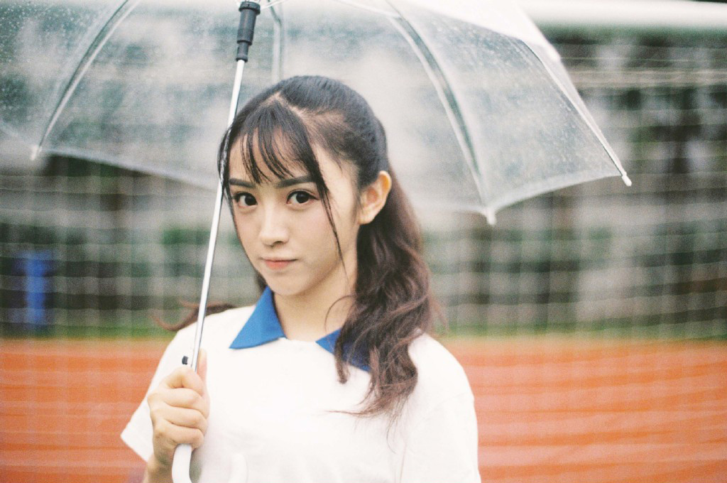 田曦薇校服甜美操场写真图片619