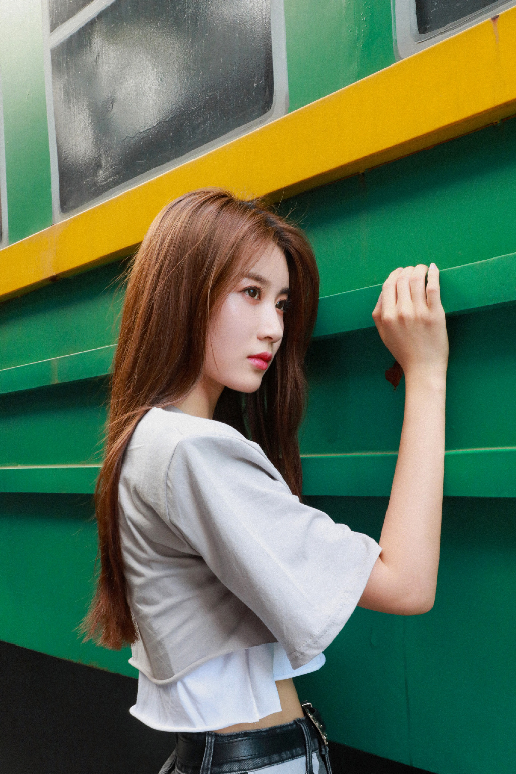 张雅卓露脐装性感甜美图片1011