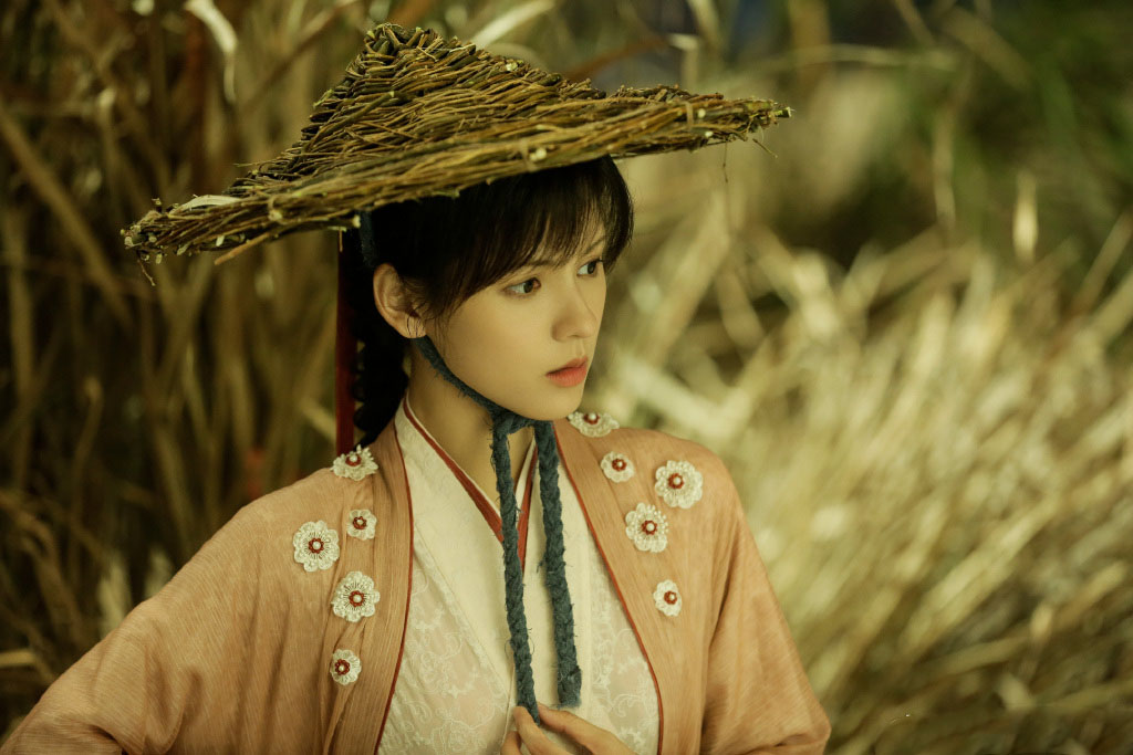 张予曦玲珑古装造型剧照图片16