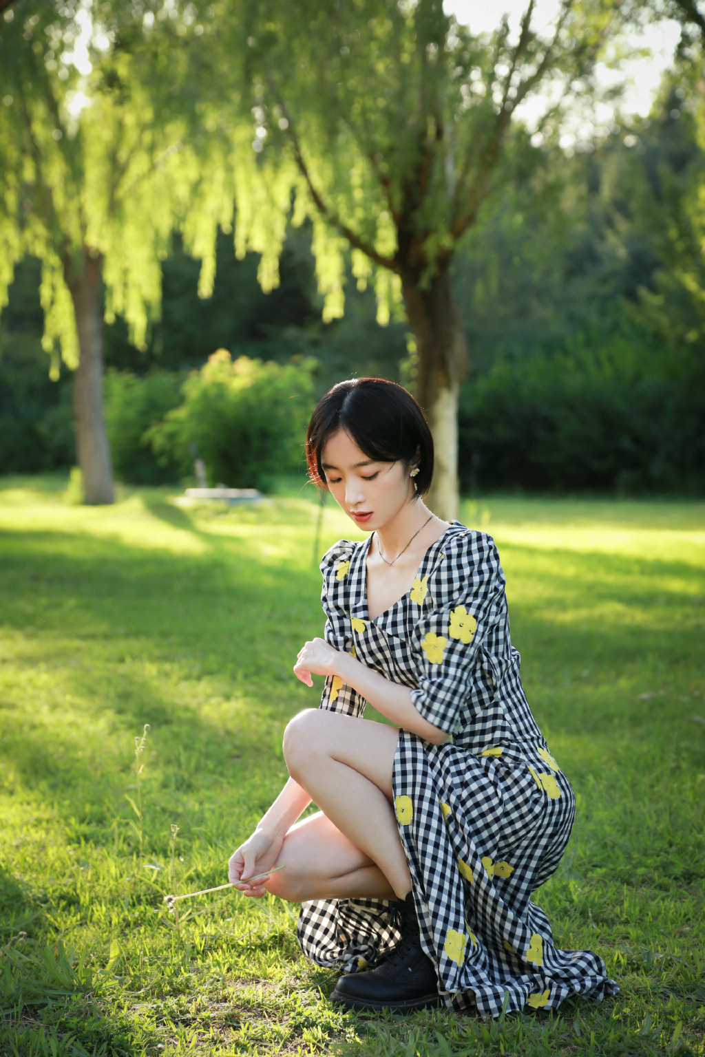 胡冰卿格纹裙养眼写真图片79