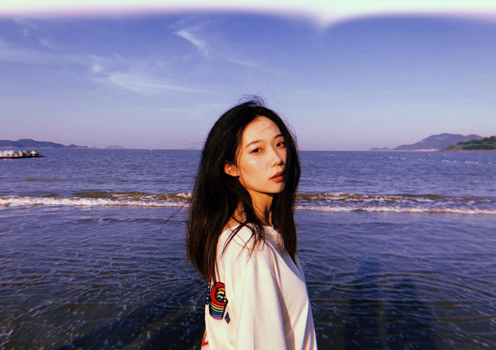 分享一组穆乐恩图片给大家,图中的明星图片壁纸会点缀你的电脑桌面